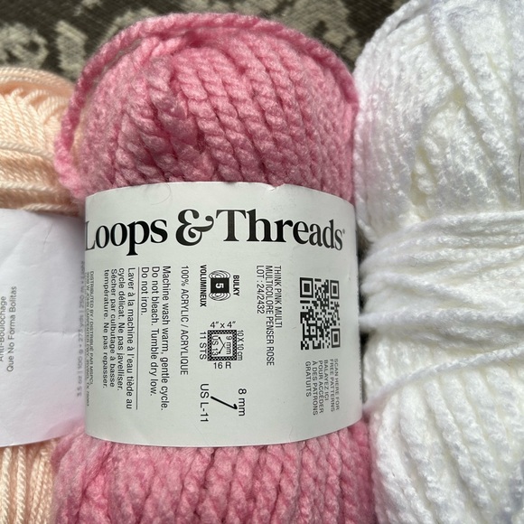 Loops & Threads Yarn Collection - Pink, White, Cream, Green, Blue, Navy - Picture 3 of 5